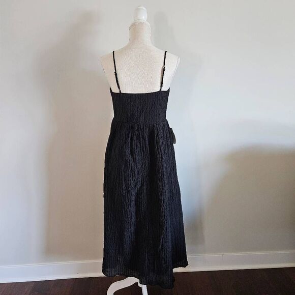 ASTR Textured Black Triangle Top Midi Dress Size Medium - Picture 2 of 7